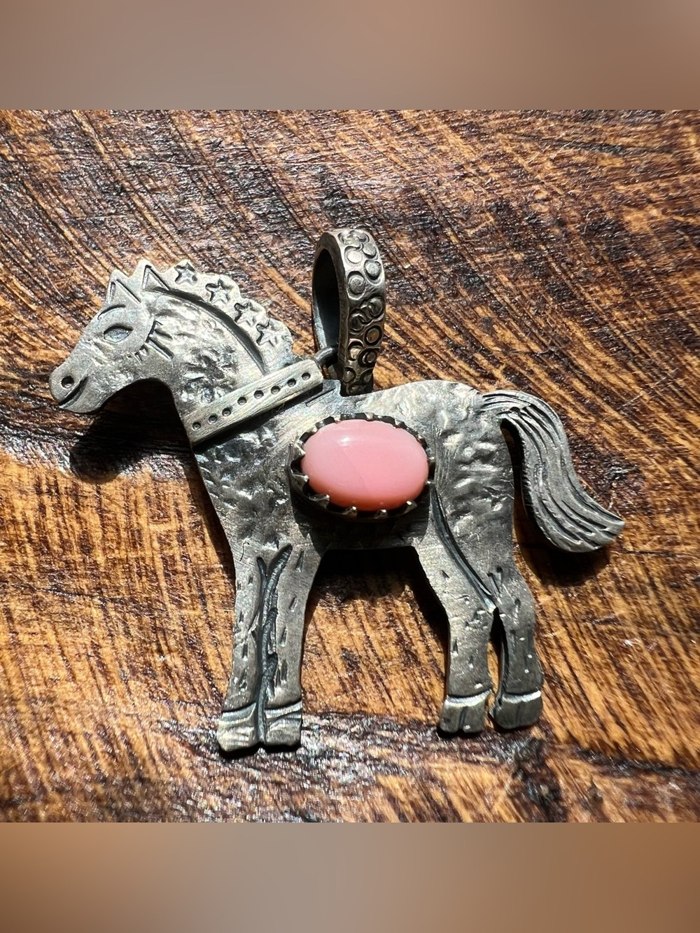 Sterling Silver Queen Conch Pony Pendant –  Southwestern Horse